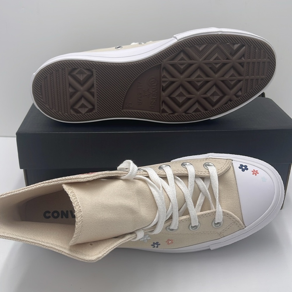 Converse Women's Cream High-Top Platform Sneakers A14265C
CTAS LIFT HI
LIGHT DUN - Picture 4 of 16